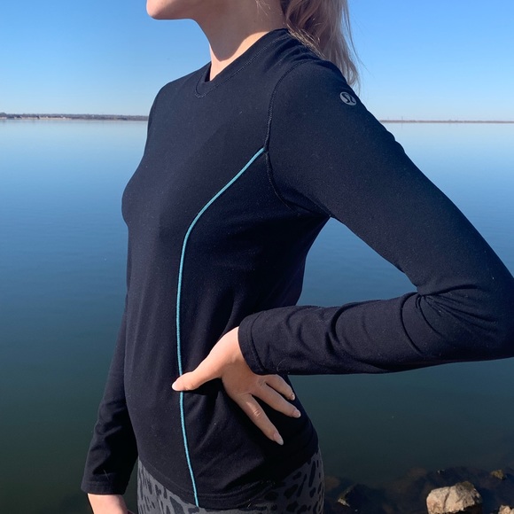 VINTAGE lululemon long sleeve🤩 - Picture 2 of 5